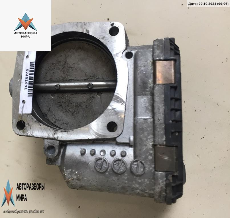 заслонка дроссельная Audi A6 4B/C5 1999, 4.2 л., бензин, АКПП, зелёный, седан, 077133062 - фото №1