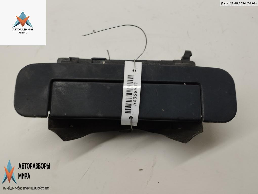 ручка наружная задняя левая Audi A4 B5 1995, 1.6 л., бензин, МКПП, синий, седан, 4A0819205D - фото №1