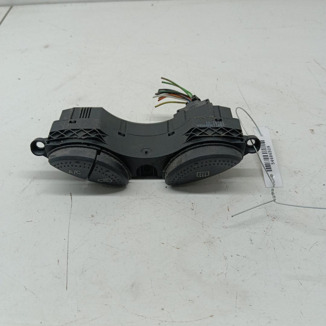 кнопка кондиционера Ford Focus I 2001, 1.6 л., i, бензин, МКПП, серый, универсал, YS4T19A945BA