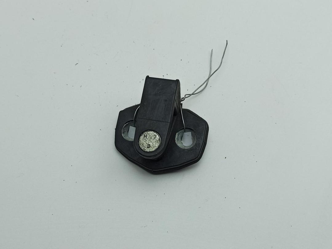 ответная часть (скоба) замка двери BMW 3 E36 1997, 1.6 л., бензин, МКПП, серый, универсал, 8122299