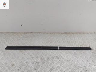 молдинг двери передней левой Volkswagen Polo 4 поколение [рестайлинг] 2008, 1.4 л., бензин, МКПП, чёрный, хетчбэк 3 дв.