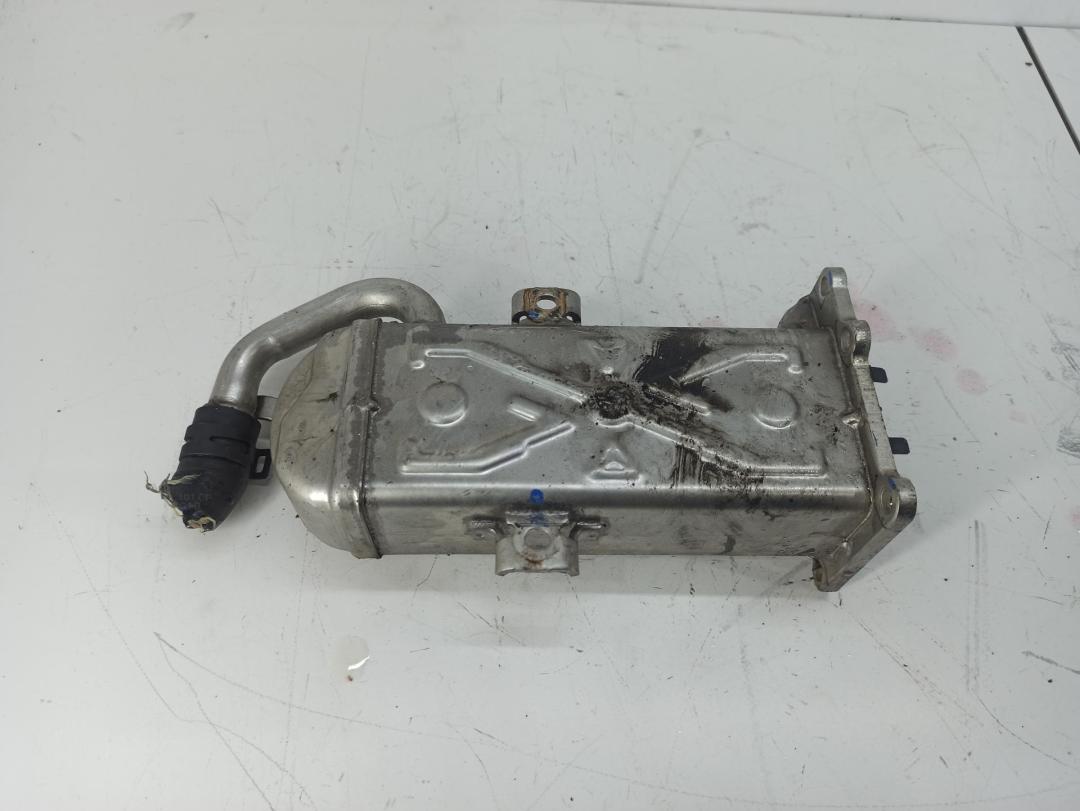охладитель EGR / Радиатор EGR Audi Q3 8U 2012, 2.0 л., дизель, АКПП, серый, внедорожник 5 дв., 03L131512CF