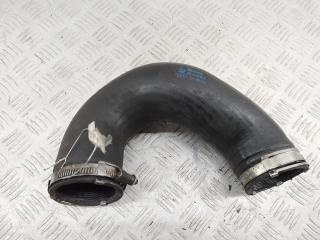 патрубок интеркулера Volkswagen Touareg 2008, 3.0 л., дизель, АКПП, чёрный, внедорожник 5 дв., 7L6145972E