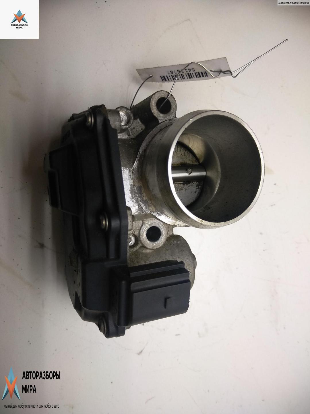 заслонка дроссельная Ford Focus 3 поколение 2012, 1.0 л., бензин, МКПП, красный, хетчбэк 5 дв., CM5G9F991FA - фото №1