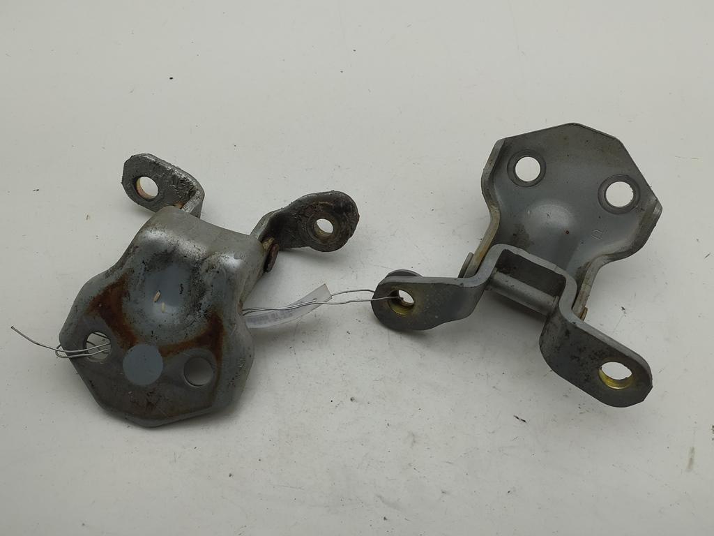 петля двери Mazda Demio 2001, серый, хетчбэк 5 дв., DX50-58-240A, DX50-59-240A