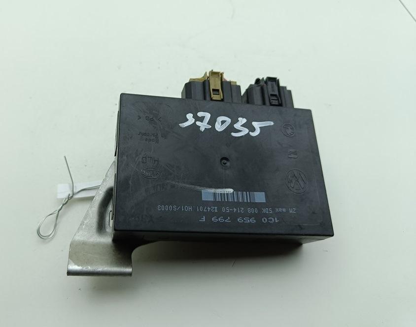 блок комфорта SEAT Toledo 2002, 2.3 л., бензин, МКПП, синий, седан, 1C0959799F