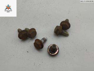 Болт крепления Volkswagen Golf 3 поколение 1996, 1.4 л., бензин, МКПП, синий, хетчбэк 3 дв.