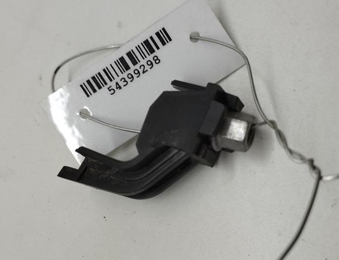 кронштейн (крепление) Audi A6 C6 2005, 2.0 л., TFSI, бензин, МКПП, чёрный, универсал, 89034899