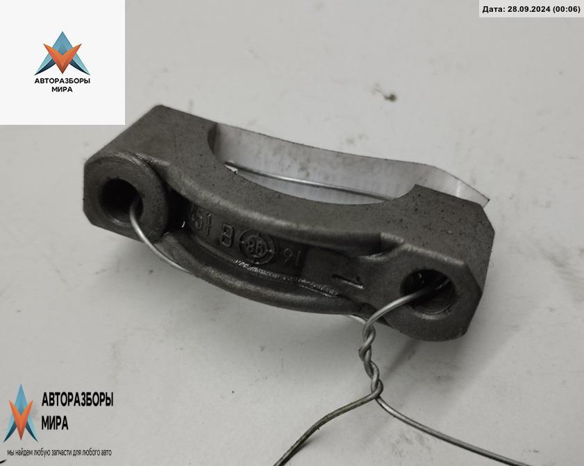 постель распредвала (бугель) Audi A6 4B/C5 1999, 2.5 л., дизель, МКПП, синий, универсал, 451B - фото №1