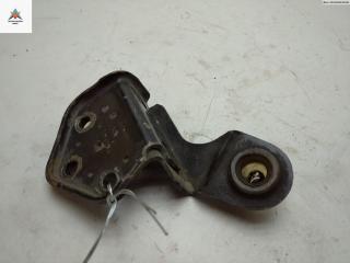 кронштейн (крепление) Volkswagen Transporter T4 2000, 2.5 л., дизель, МКПП, чёрный, микроавтобус, 701711015A