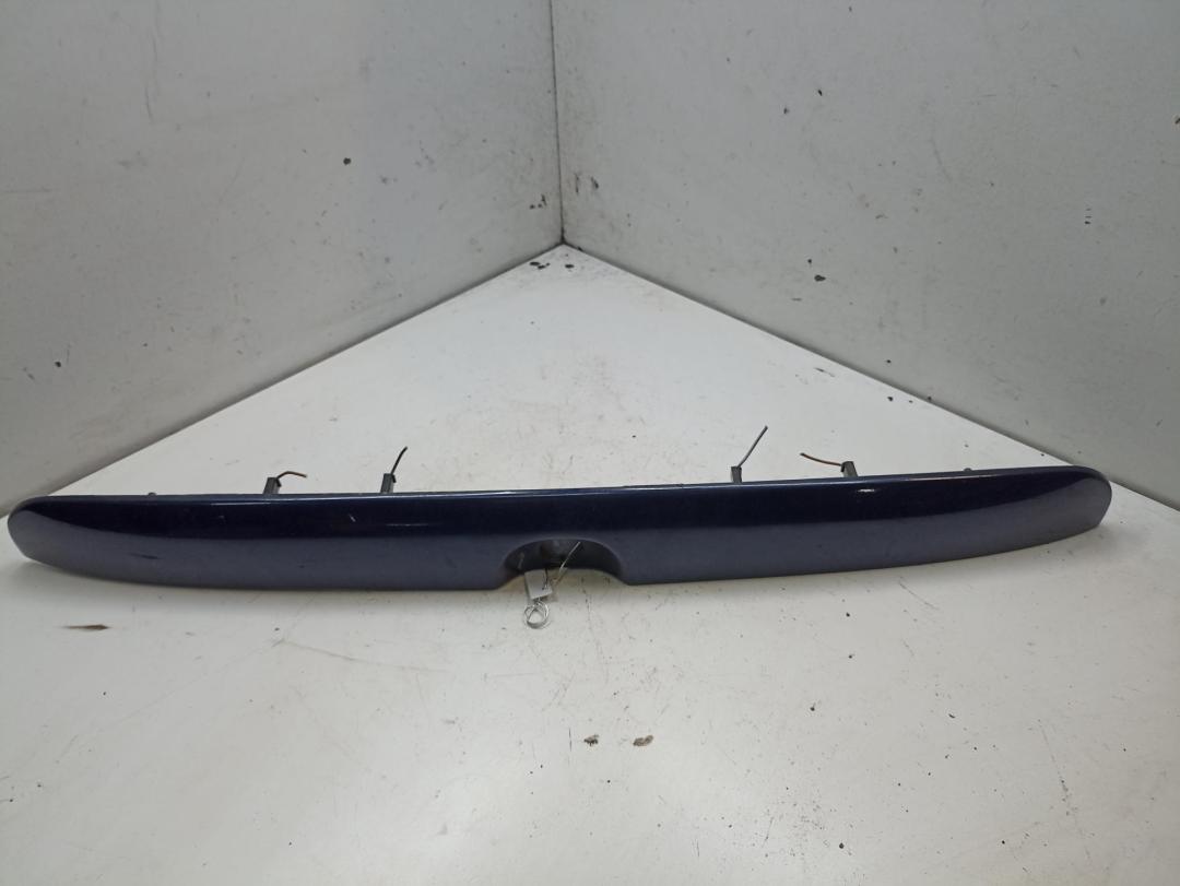 накладка подсветки номера Opel Omega B 1996, 2.0 л., бензин, МКПП, синий, универсал, 90379079