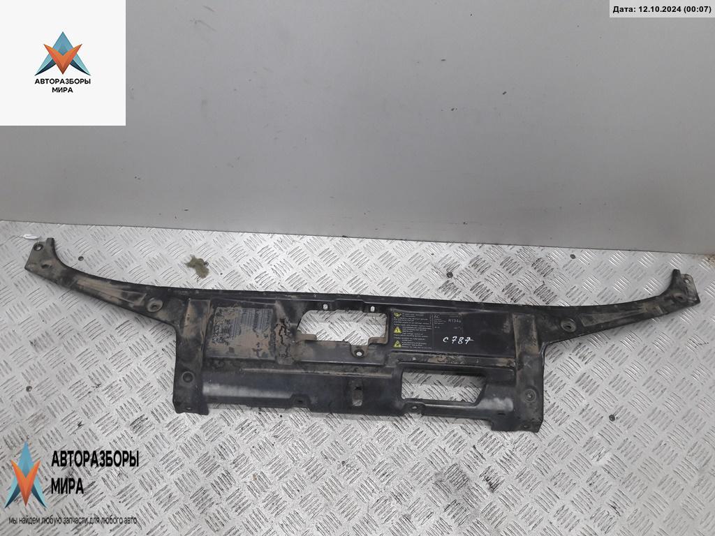 Рамка радиатора Skoda Fabia 1 поколение (6Y) 2002, 1.4 л., бензин, МКПП, чёрный, универсал, 6Y0805305C - фото №1