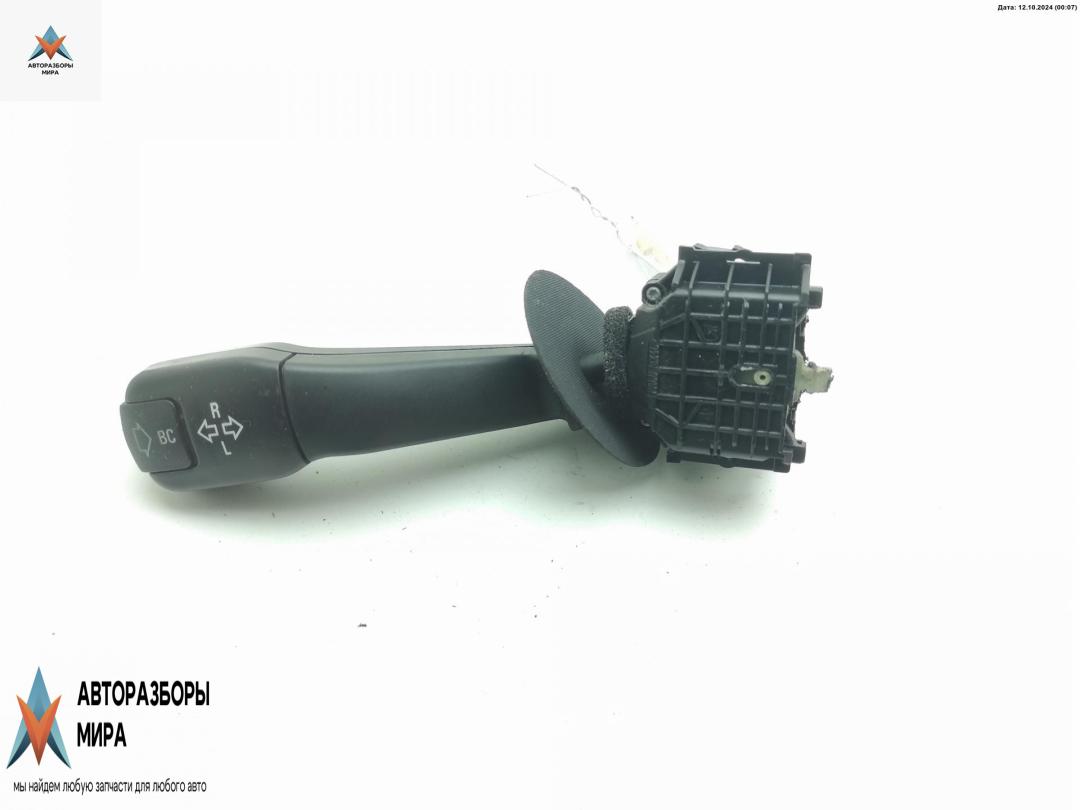 переключатель поворотов BMW 5 серия E39 1998, 2.0 л., бензин, МКПП, чёрный, седан, 8352172 - фото №1