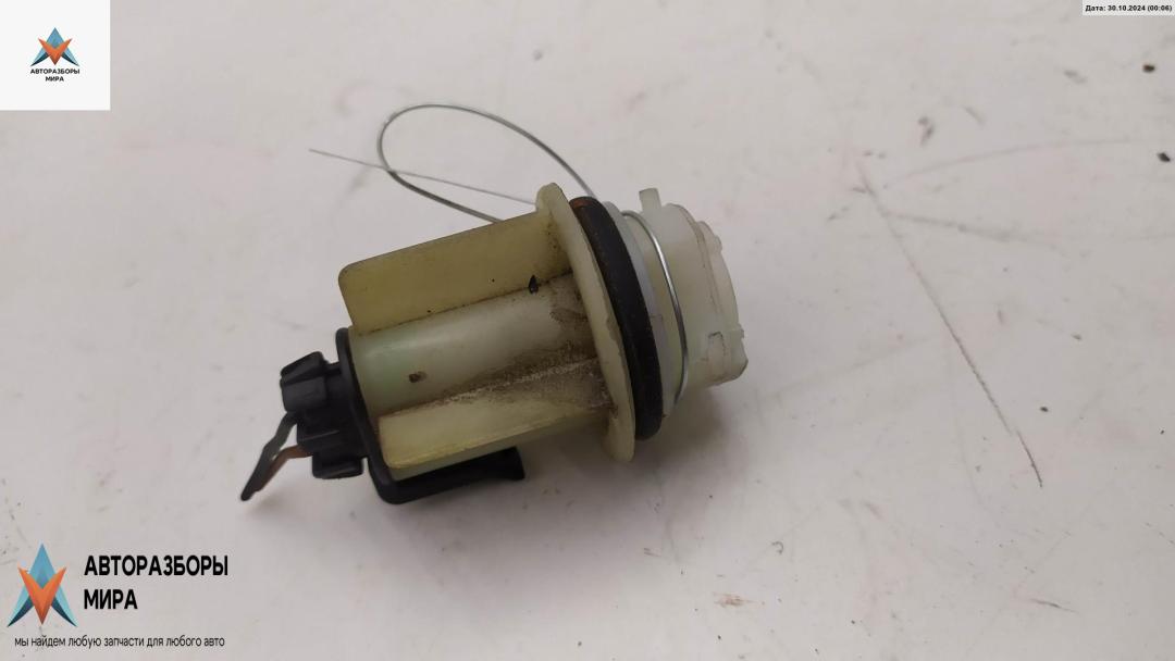 Патрон лампы указателя поворота Opel Zafira 1 поколение (A) 2000, 1.8 л., бензин, МКПП, серый, минивэн, VALEO - фото №1