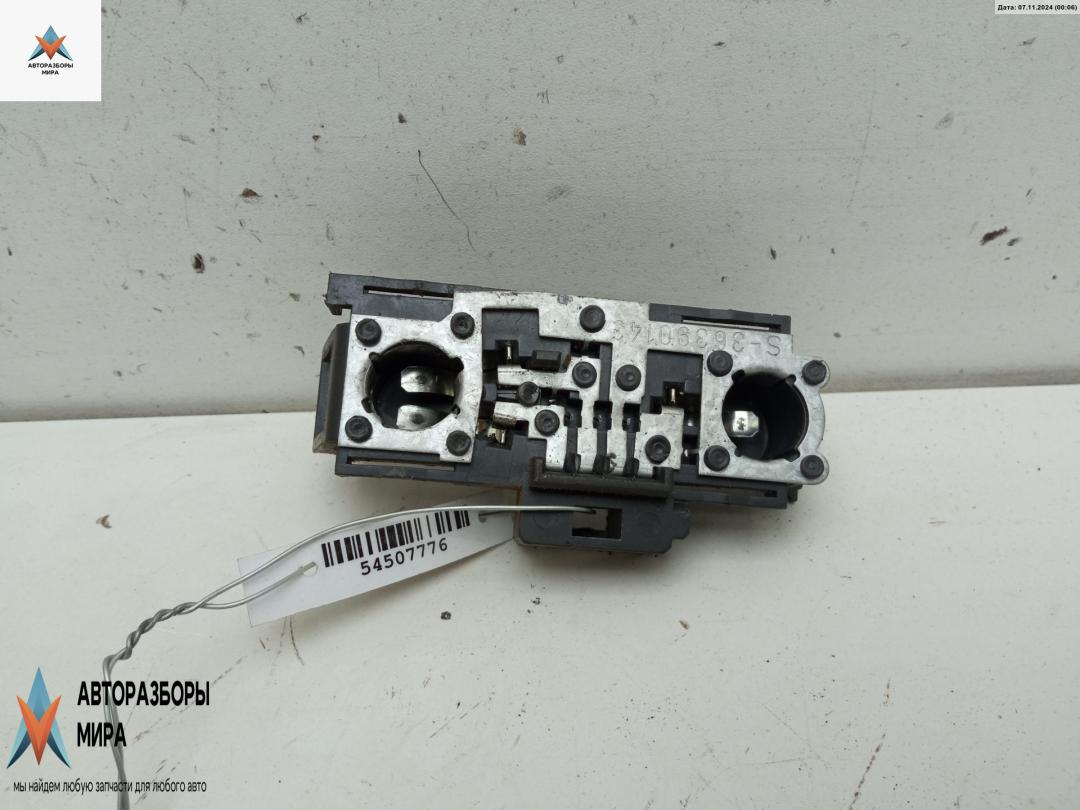 панель заднего левого фонаря Alfa Romeo 145 930 1995, 1.6 л., бензин, МКПП, красный, хетчбэк 3 дв., 36390751 - фото №1