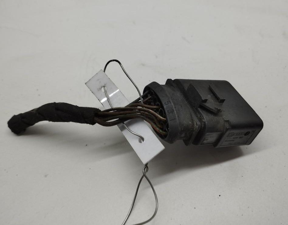 разъем (фишка) проводки Audi A6 C5 2002, 2.5 л., дизель, АКПП, чёрный, универсал, 6X0923817