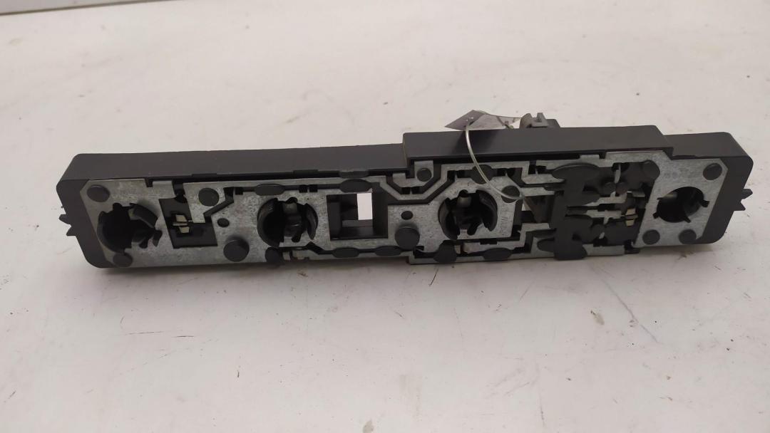 Плата фонаря заднего правого Opel Omega B 2003, 3.2 л., бензин, АКПП, чёрный, универсал, 143577-00