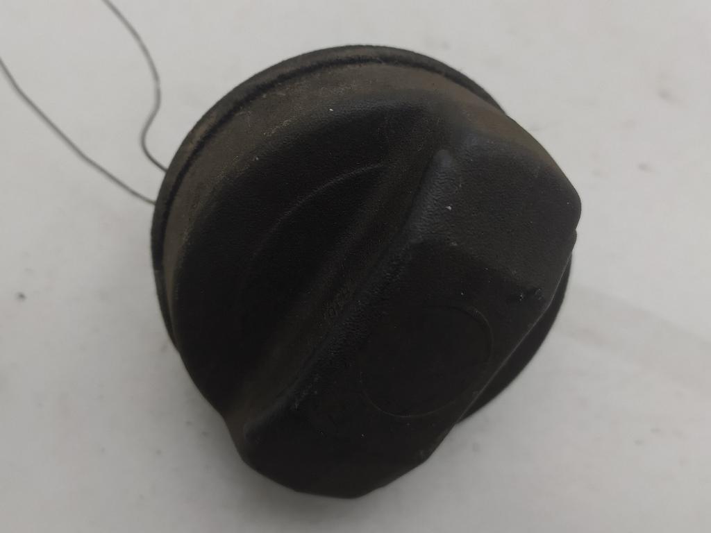 пробка топливного бака Volkswagen Passat B3 1990, 1.8 л., бензин, МКПП, белый, универсал, 191201553 - фото №1