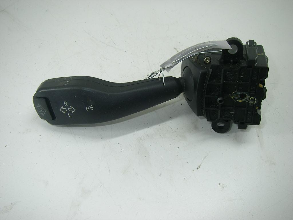 переключатель поворотов BMW 3 E46 2001, 2.2 л., бензин, МКПП, чёрный, седан, 8363668