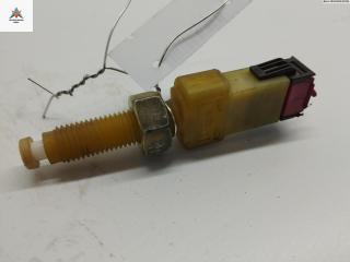 Датчик (включатель) стоп-сигнала Audi A4 B5 1997, 1.6 л., бензин, МКПП, серый, универсал, 4443945515