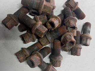 болт колесный Volkswagen Passat B5 [рестайлинг] 2000, 1.9 л., дизель, МКПП, серый, седан, 8D0601139D