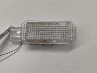 фонарь салона (плафон) Audi A4 B6 2003, 3.0 л., бензин, МКПП, синий, универсал, 8D0947415