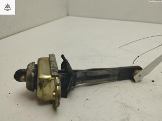 ограничитель открывания двери Nissan Primera P10 1993, седан