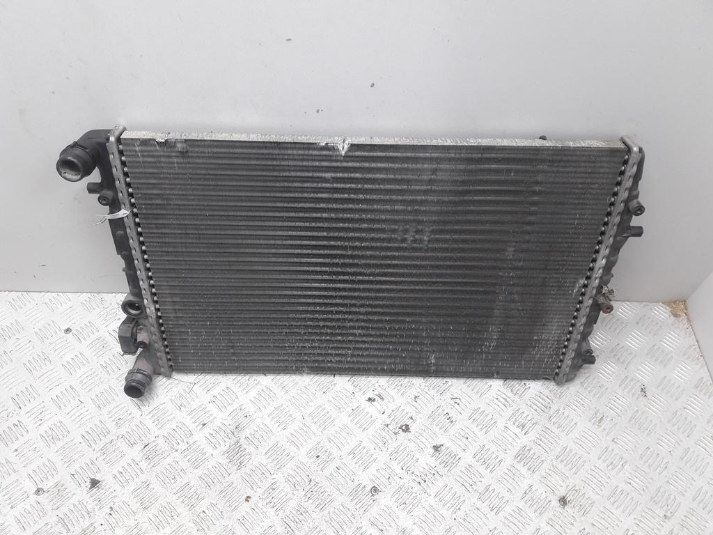 радиатор охлаждения SEAT Ibiza 3 поколение 2002, 1.2 л., бензин, МКПП, серый, хетчбэк 5 дв., 6Q0121253Q - фото №1