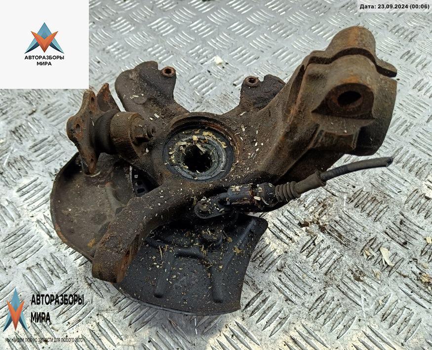 ступица передняя правая Volkswagen Golf 4 поколение 1998, 1.6 л., бензин, МКПП, серый, хетчбэк 5 дв. - фото №1