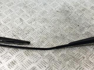 Щеткодержатель (поводок стеклоочистителя) передний Ford Fiesta 5 поколение 2002, 1.4 л., бензин, МКПП, серый, хетчбэк 5 дв.