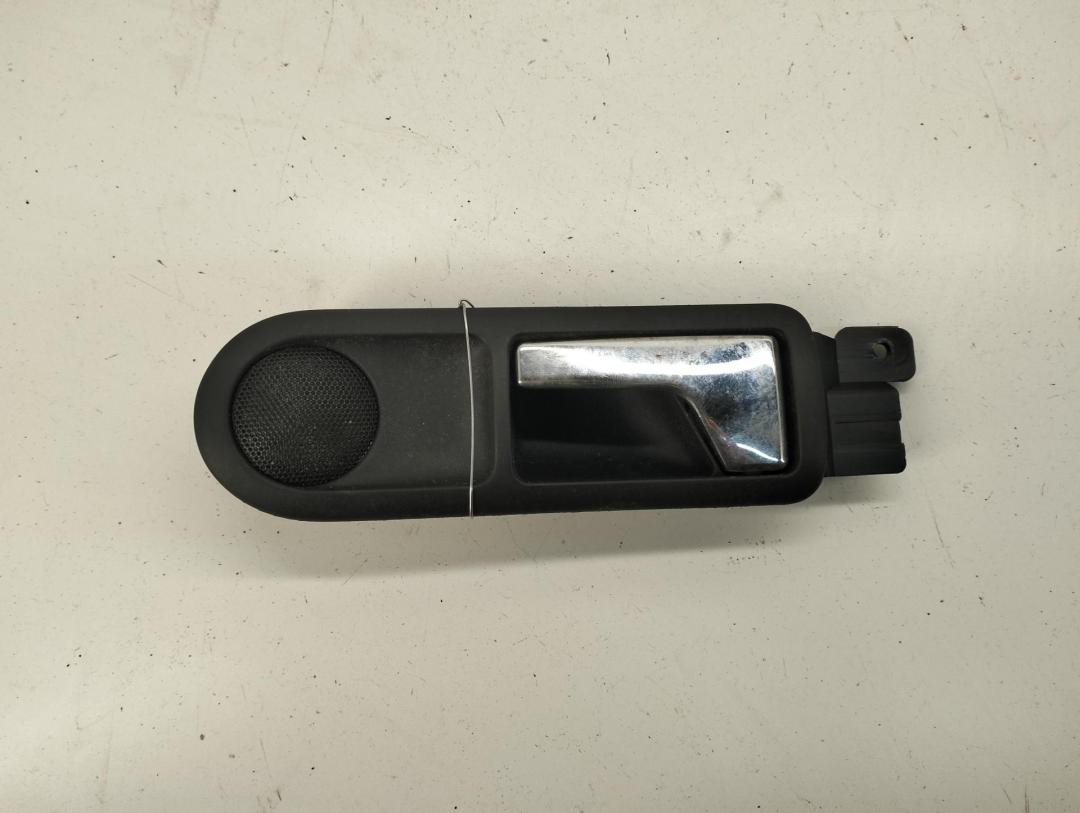 ручка внутренняя задняя левая Volkswagen Bora 1 поколение 2001, 1.9 л., дизель, МКПП, серый, универсал, 3B0839113B - фото №1
