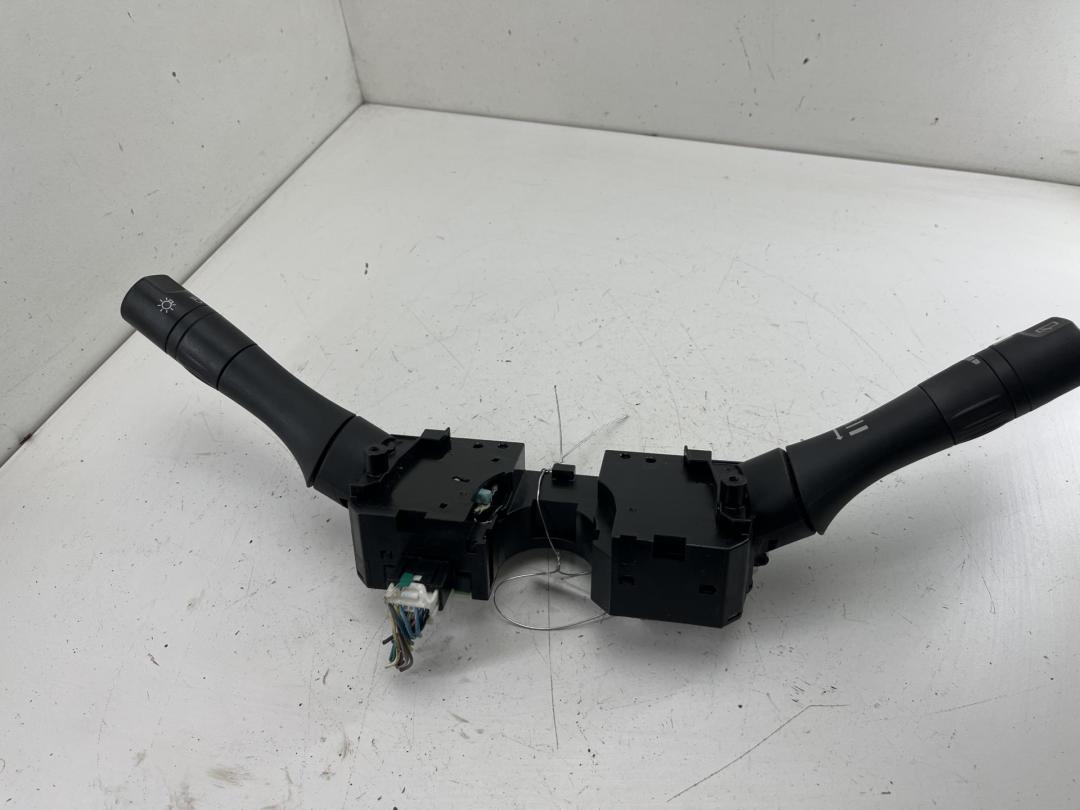 переключатель подрулевой Nissan Micra K13 2012, 1.2 л., бензин, МКПП, чёрный, хетчбэк 5 дв.