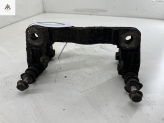 скоба суппорта Honda Accord 6 поколение [рестайлинг] 2000, 2.3 л., бензин, МКПП, серый, седан