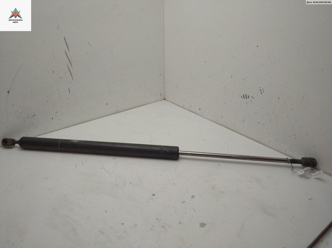 амортизатор крышки багажника (3-5 двери) Volkswagen Transporter T4 1993, 2.4 л., дизель, МКПП, белый, микроавтобус, 701829331R - фото №1