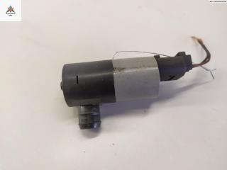 насос (моторчик) омывателя стекла Land Rover Range Rover 3 поколение [рестайлинг] 2005, серый, внедорожник 5 дв.