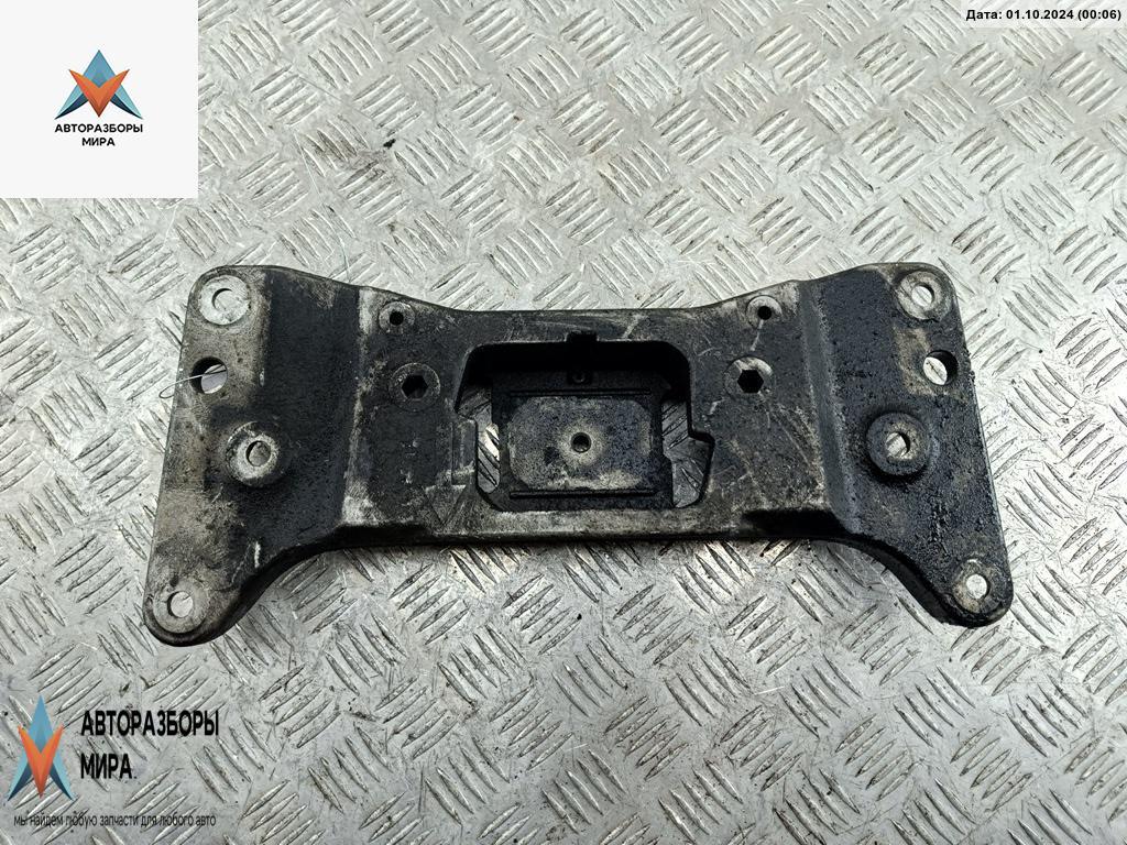 кронштейн КПП BMW 5 серия F07/F10/F11 2012, 2.0 л., дизель, АКПП, белый, универсал, 6781222 - фото №1