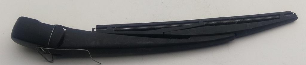 Щеткодержатель (поводок стеклоочистителя) задний Suzuki Swift 2006, 1.3 л., бензин, МКПП, чёрный, хетчбэк 3 дв., 38821-63J00