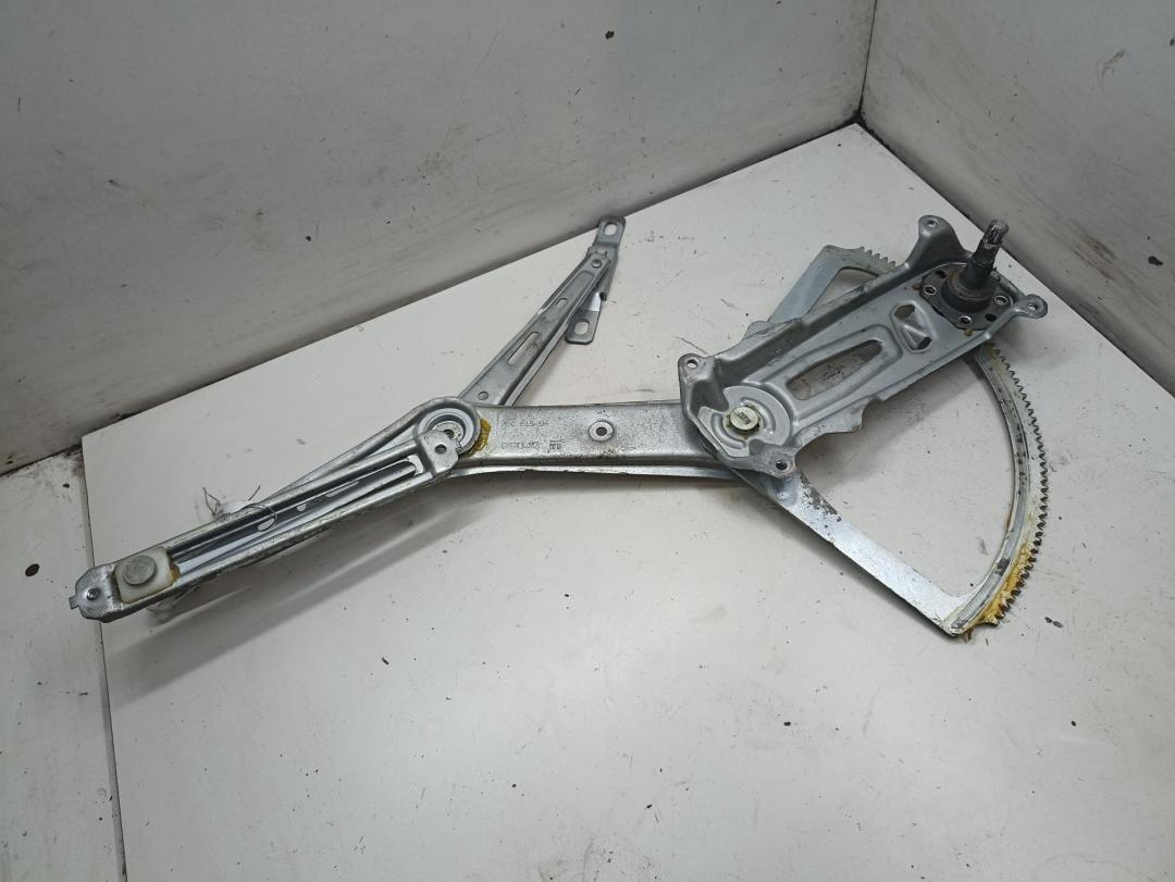 стеклоподъемник передний правый Opel Zafira A 2001, 1.8 л., бензин, АКПП, красный, минивэн, 90579386