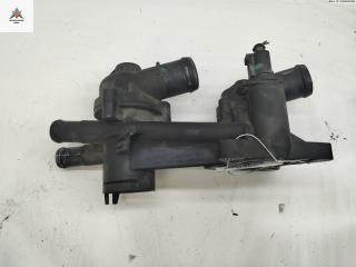 корпус термостата Volkswagen Golf 5 поколение 2009, 1.4 л., бензин, МКПП, синий, универсал, 03C121026AC