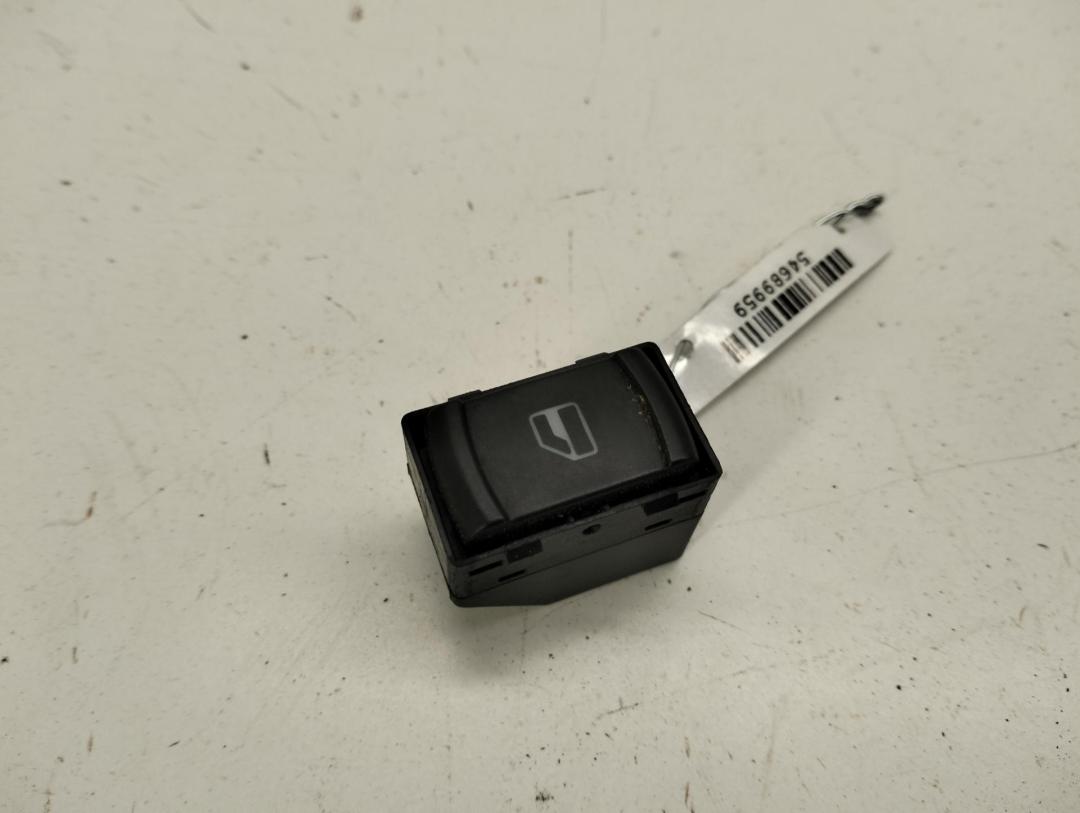 кнопка стеклоподъемника заднего правого Volkswagen Passat B5+ (GP) 2001, 1.9 л., дизель, МКПП, синий, универсал, 1J0959855