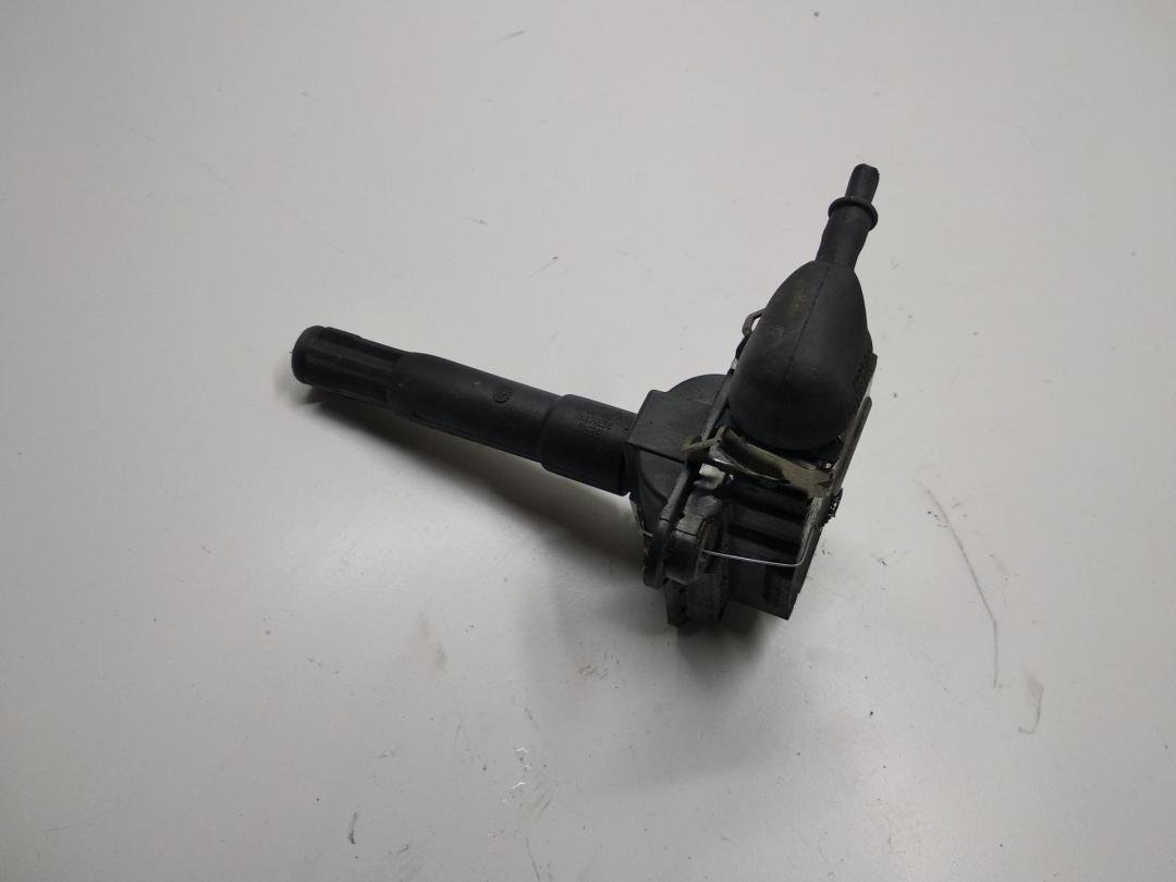 катушка зажигания Audi A6 C5 1998, 1.8 л., Ti, бензин, МКПП, серый, седан, 058905105