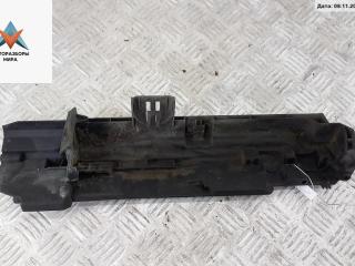 кронштейн радиатора BMW 1 серия E81/E82/E87/E88 [рестайлинг] 2009, 2.0 л., дизель, МКПП, серый, хетчбэк 5 дв., 17107524914