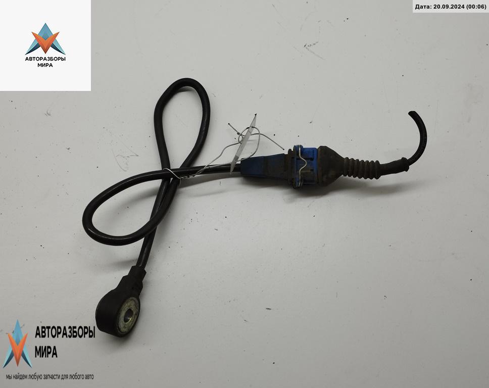 датчик детонации Audi A4 B5 1997, 2.8 л., бензин, АКПП, зелёный, универсал, 054905377G - фото №1