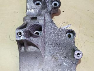 кронштейн генератора Volkswagen Golf 5 поколение 2005, 1.9 л., дизель, МКПП, хетчбэк 5 дв., 036903143A