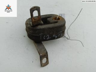 кронштейн глушителя Audi A4 B5 1995, 1.8 л., бензин, МКПП, красный, седан, 8D0253147B