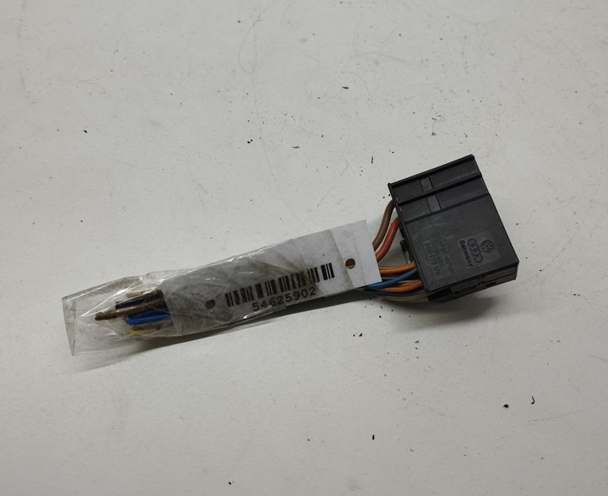 разъем (фишка) проводки Audi A4 B6 2003, 2.5 л., дизель, АКПП, серый, универсал, 8E0922126