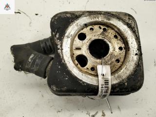 теплообменник масляного фильтра Volkswagen Golf 4 поколение 1999, 1.6 л., бензин, МКПП, серый, хетчбэк 5 дв.