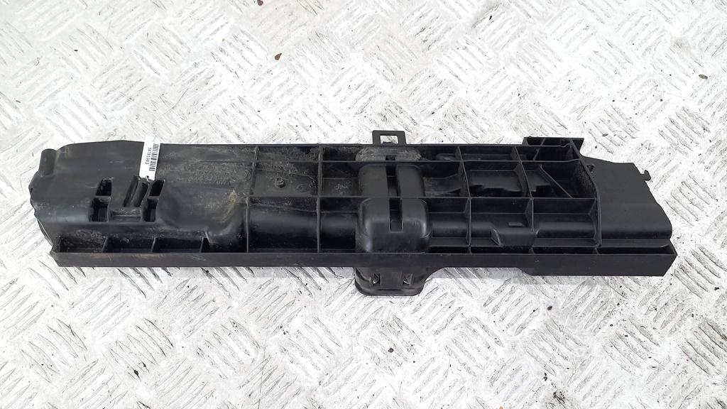 кронштейн радиатора BMW 1 E81/E87 2009, 2.0 л., дизель, МКПП, серый, хетчбэк 5 дв., 17107524912