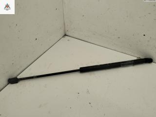 амортизатор крышки багажника (3-5 двери) Volkswagen Golf 3 поколение 1992, 1.6 л., бензин, МКПП, зелёный, хетчбэк 3 дв., 1H6827550