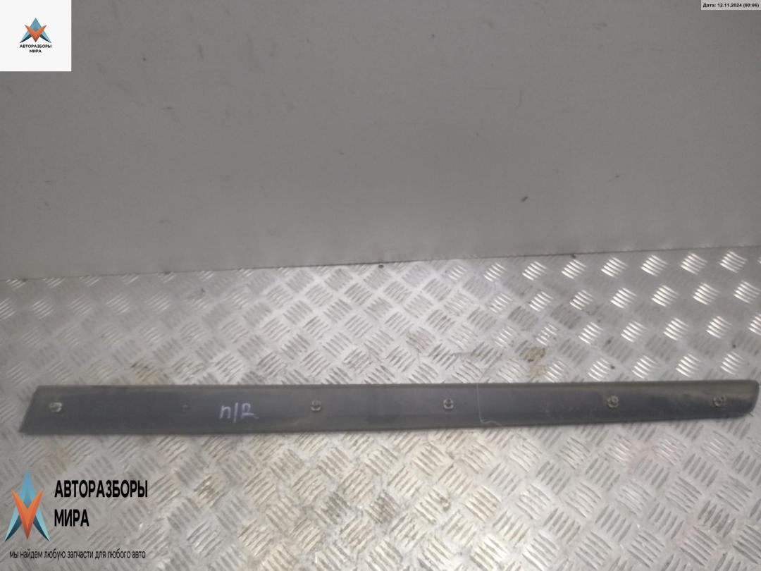 молдинг двери передней правой Chevrolet Matiz 2 поколение 2006, 1.0 л., бензин, МКПП, зелёный, хетчбэк 5 дв. - фото №1